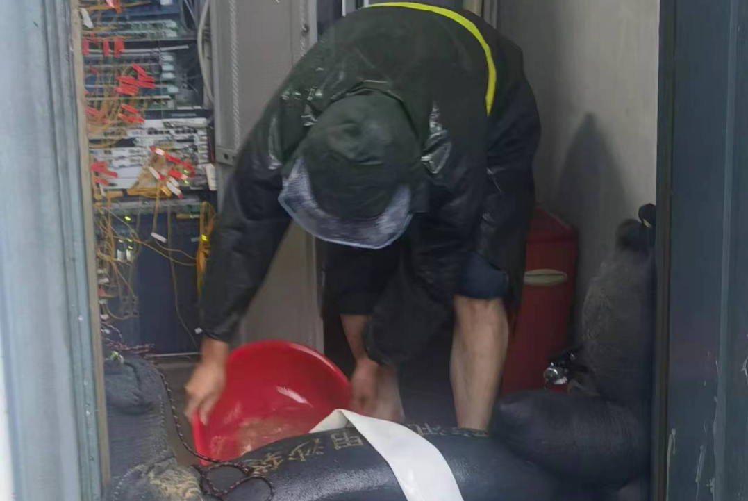 1737709594114368.png 1737709594114368.png